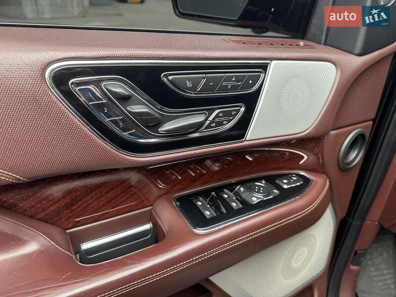 Внедорожник / Кроссовер Lincoln Navigator 2018 в Киеве фото 43 Внедорожник / Кроссовер Lincoln Navigator 2018 в Киеве