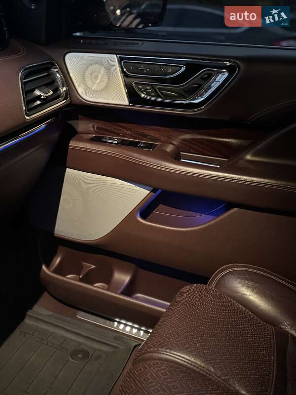 Внедорожник / Кроссовер Lincoln Navigator 2018 в Киеве фото 75 Внедорожник / Кроссовер Lincoln Navigator 2018 в Киеве