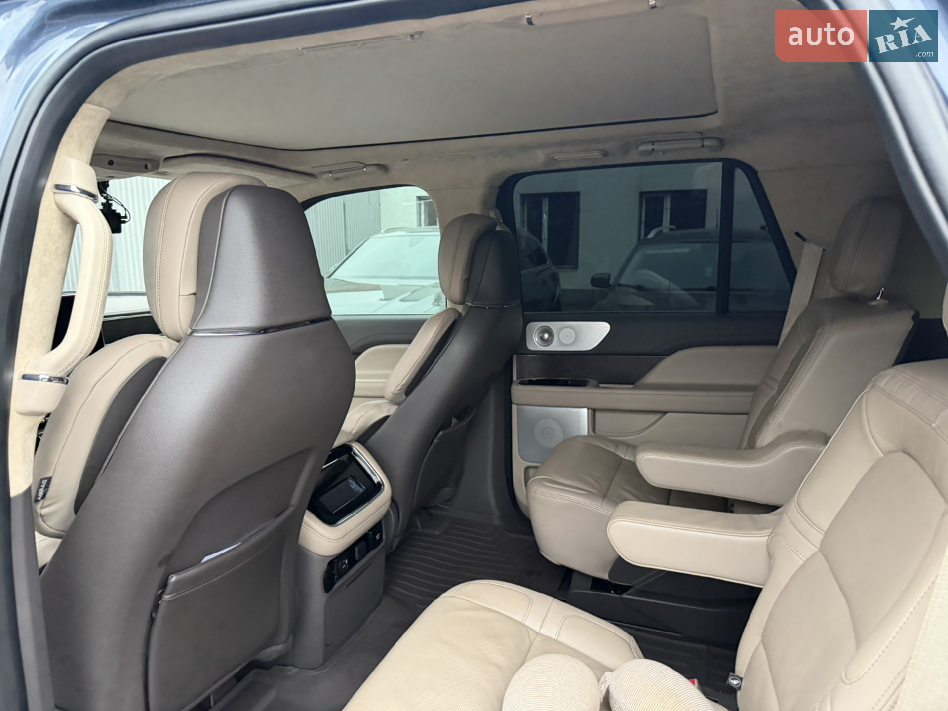 2022 Lincoln Navigator - мініатюра 8