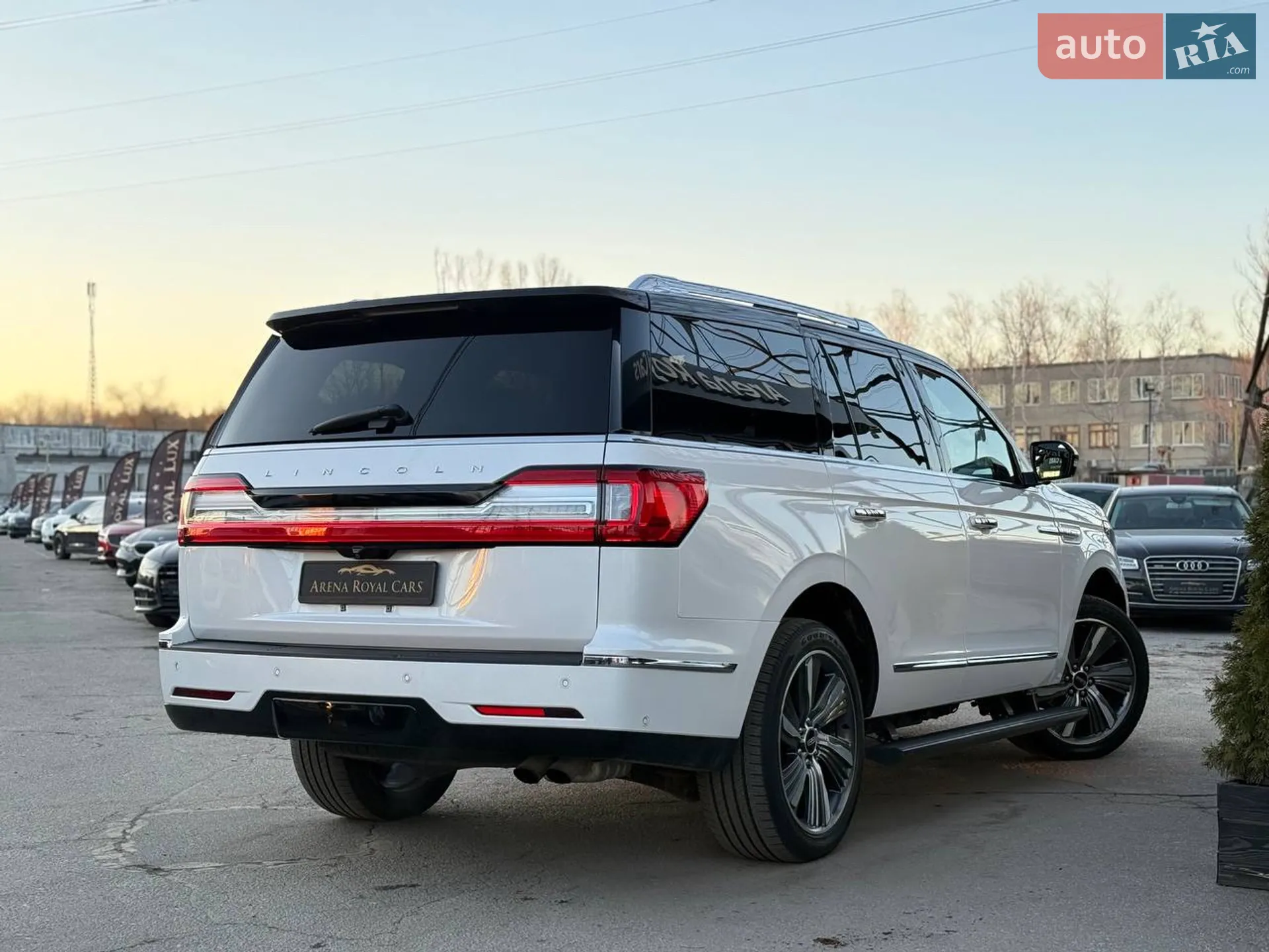 2018 Lincoln Navigator - мініатюра 2