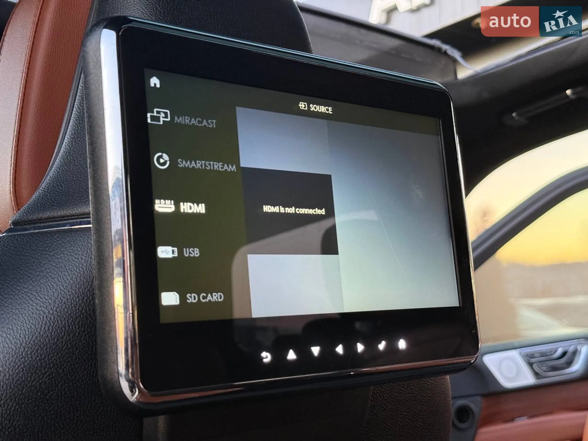 2018 Lincoln Navigator - мініатюра 19
