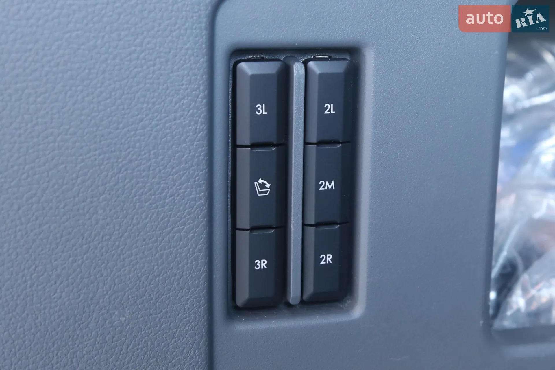 2019 Lincoln Navigator - мініатюра 16