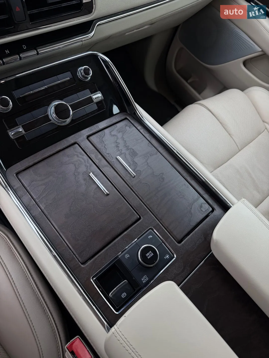 2018 Lincoln Navigator - мініатюра 14