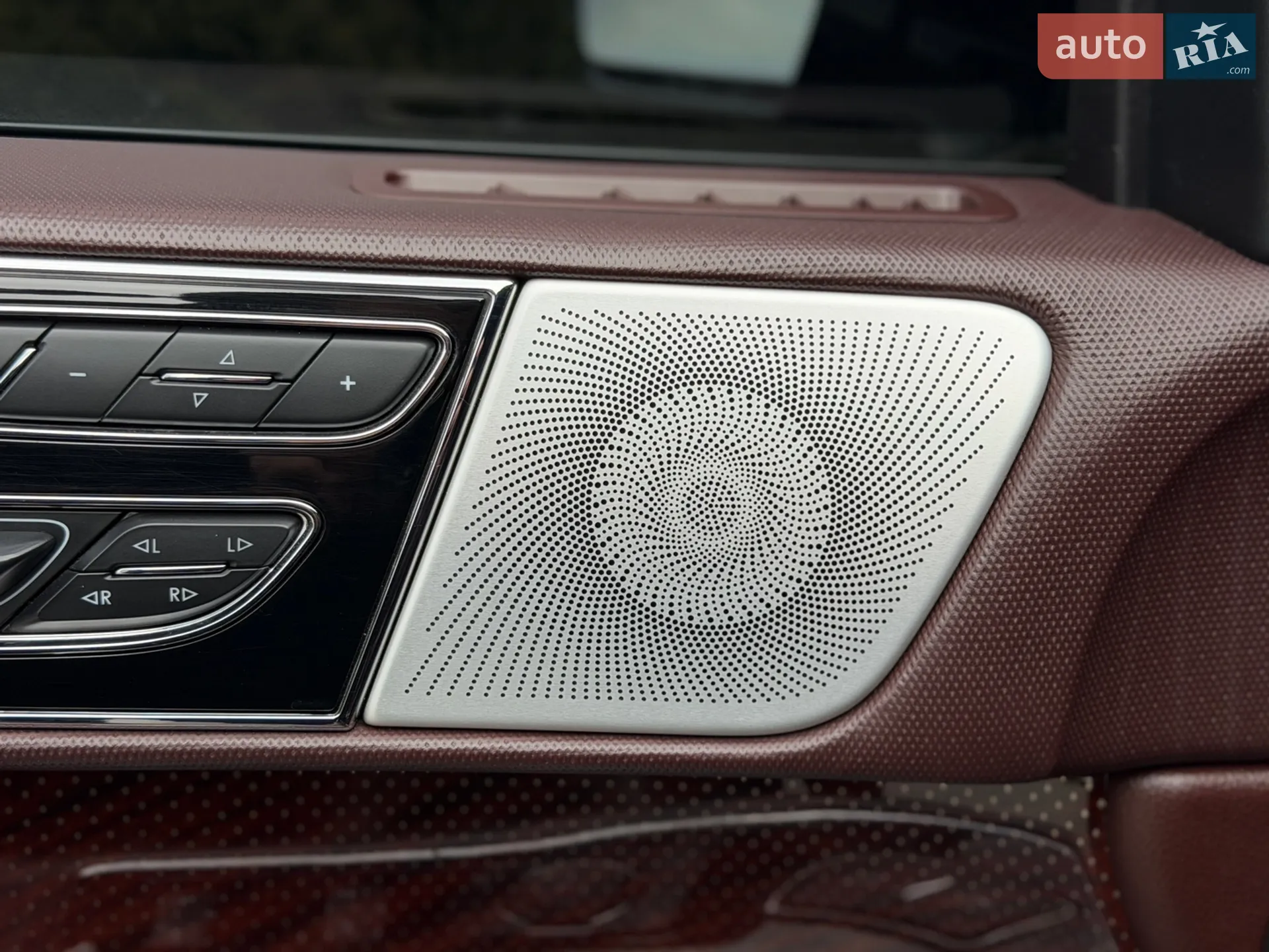 2018 Lincoln Navigator - мініатюра 16