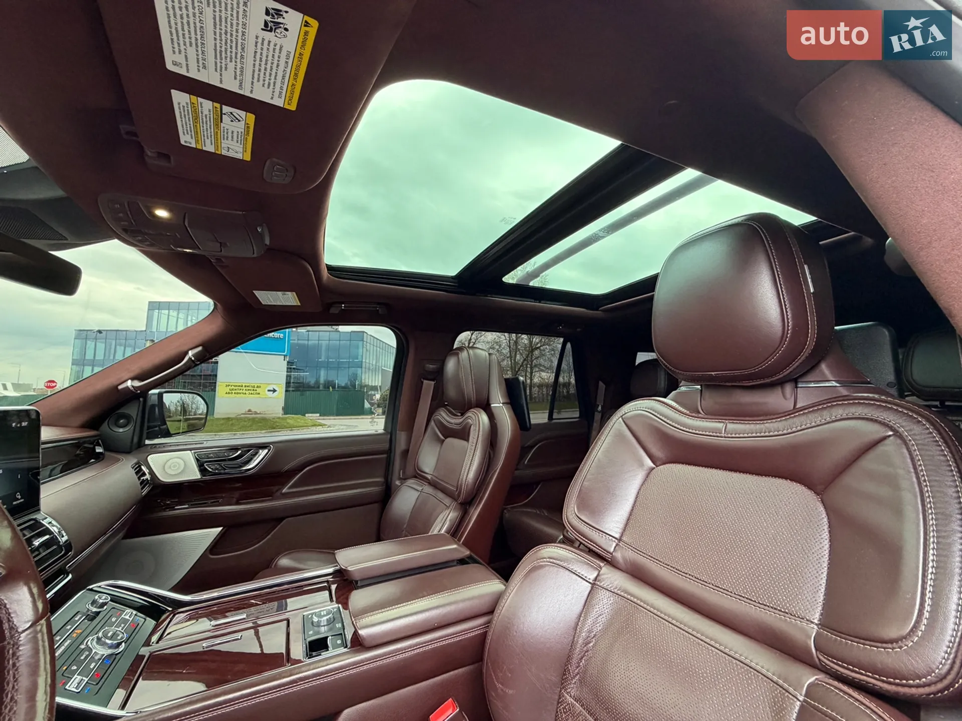 2018 Lincoln Navigator - мініатюра 19