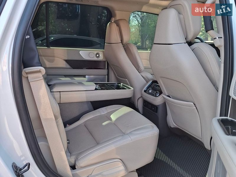 Внедорожник / Кроссовер Lincoln Navigator 2021 в Каменском