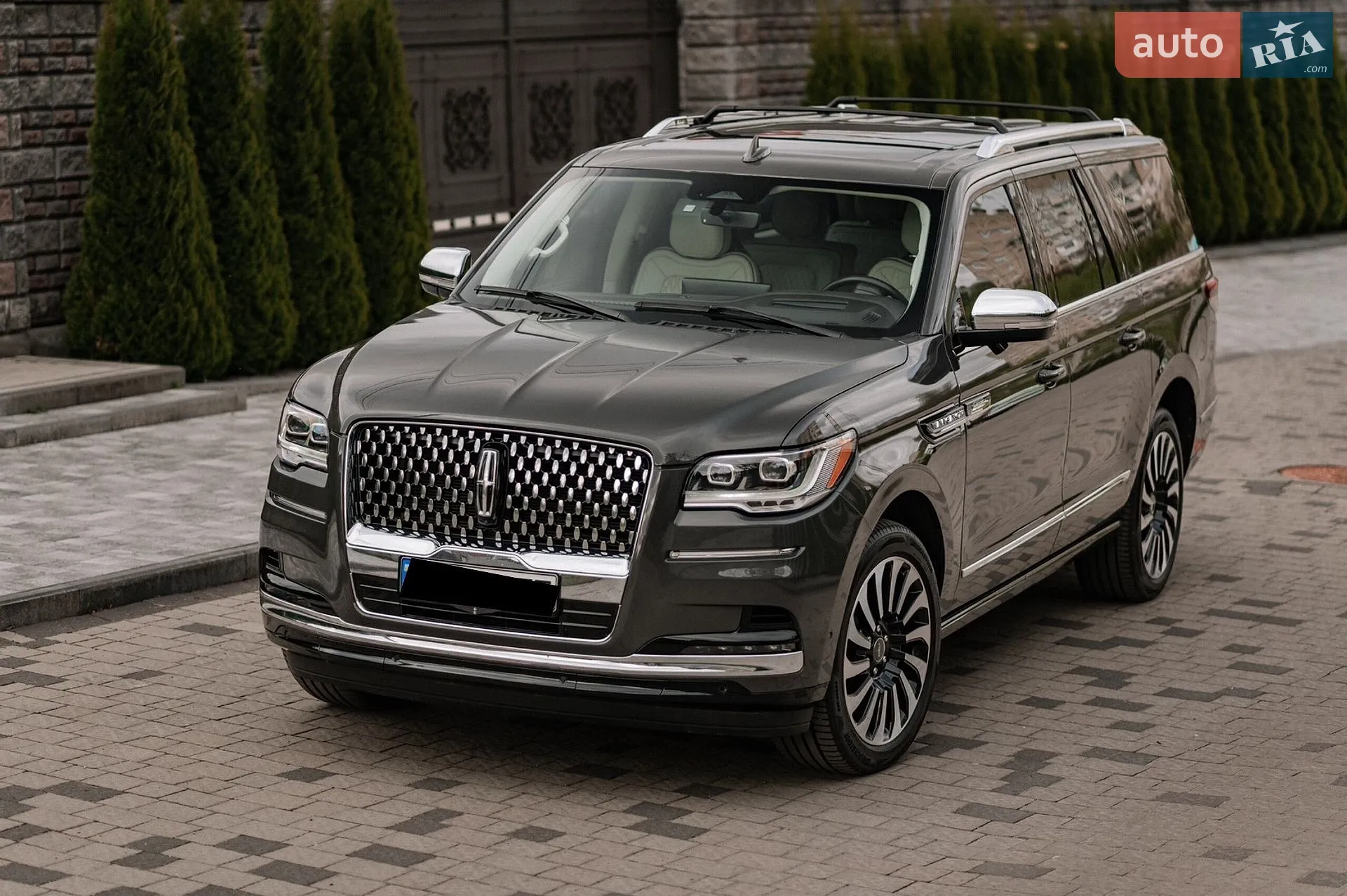 2022 Lincoln Navigator - мініатюра 2
