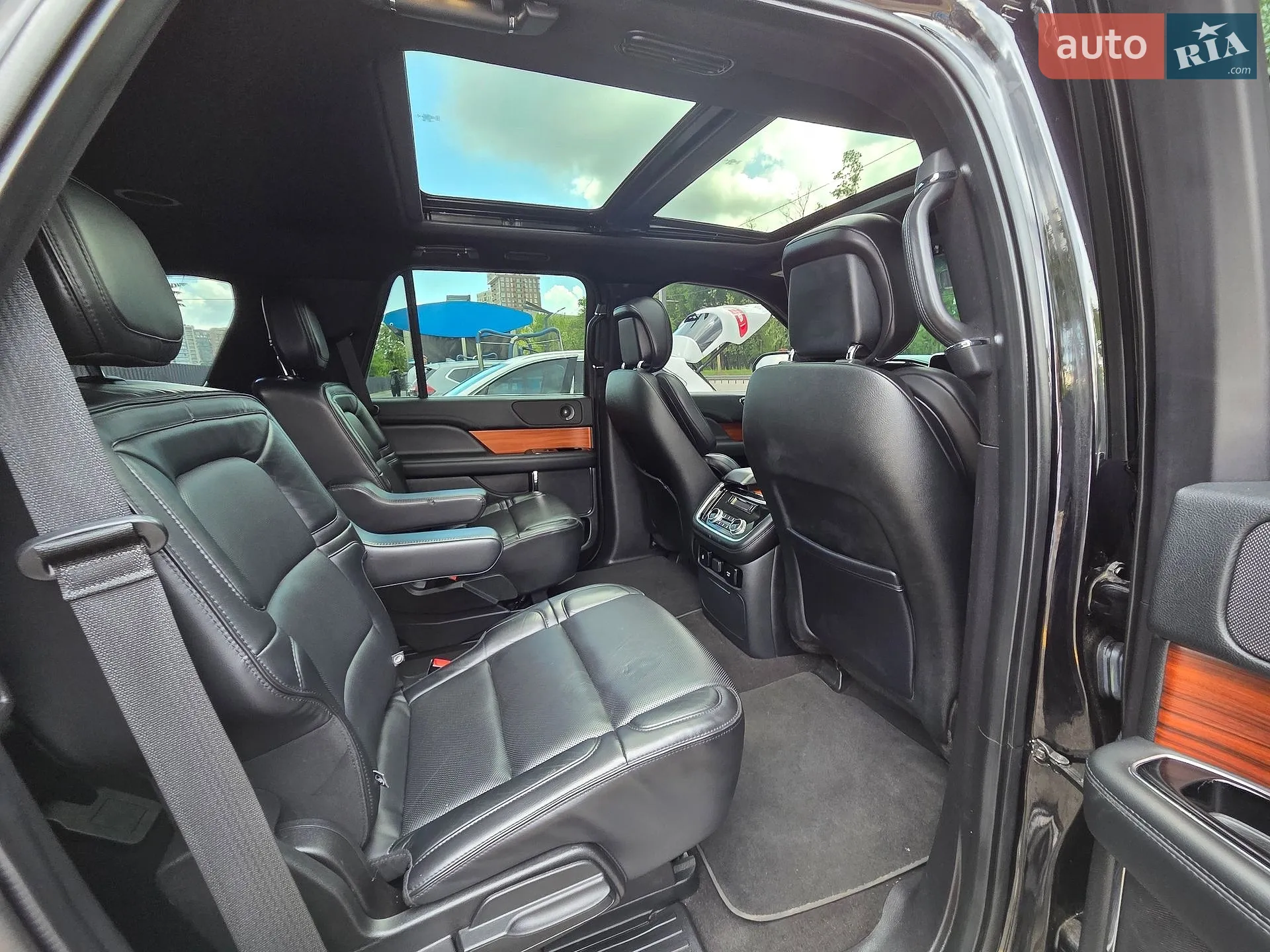 2019 Lincoln Navigator - мініатюра 20
