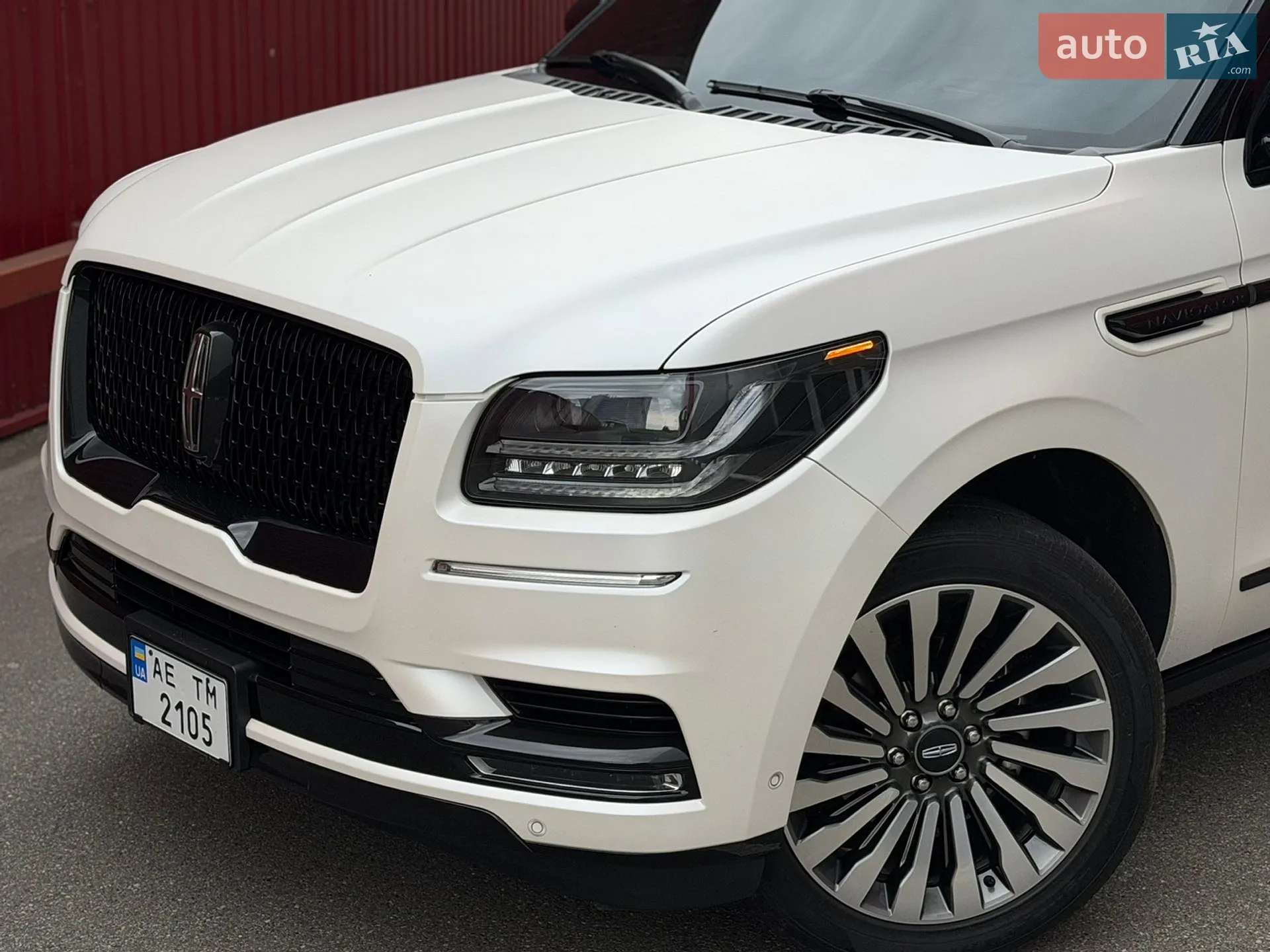 2019 Lincoln Navigator - мініатюра 2