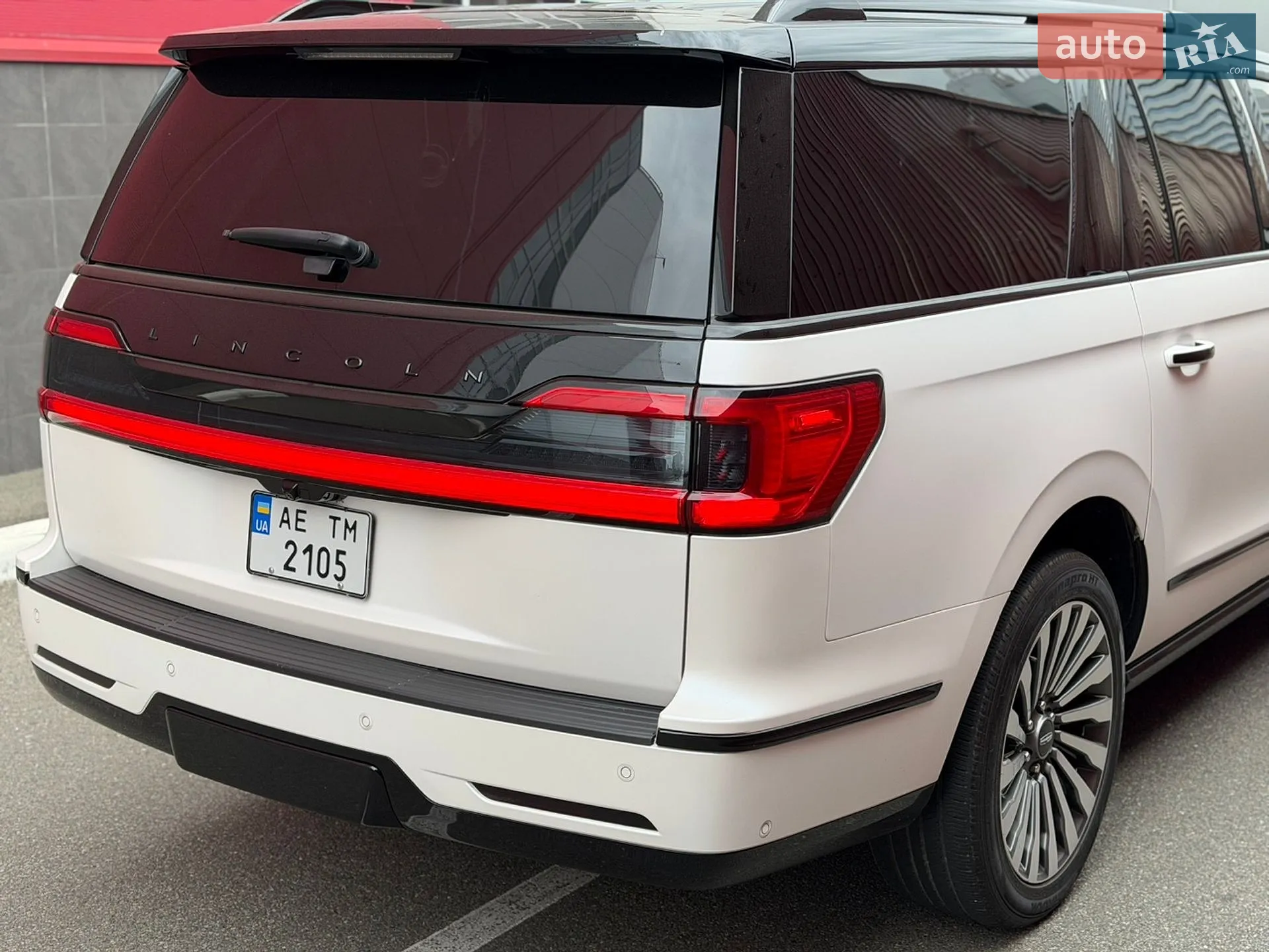 2019 Lincoln Navigator - мініатюра 12