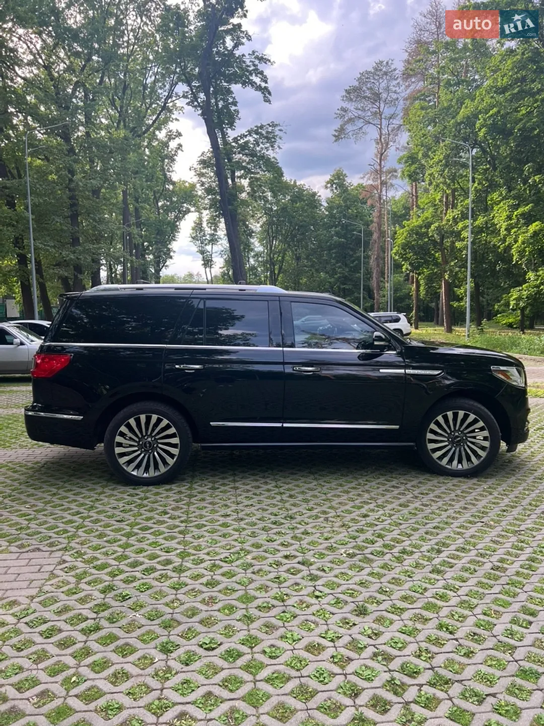 2019 Lincoln Navigator - мініатюра 22
