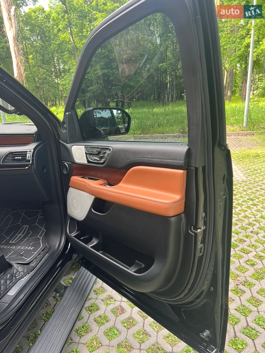 2019 Lincoln Navigator - мініатюра 35