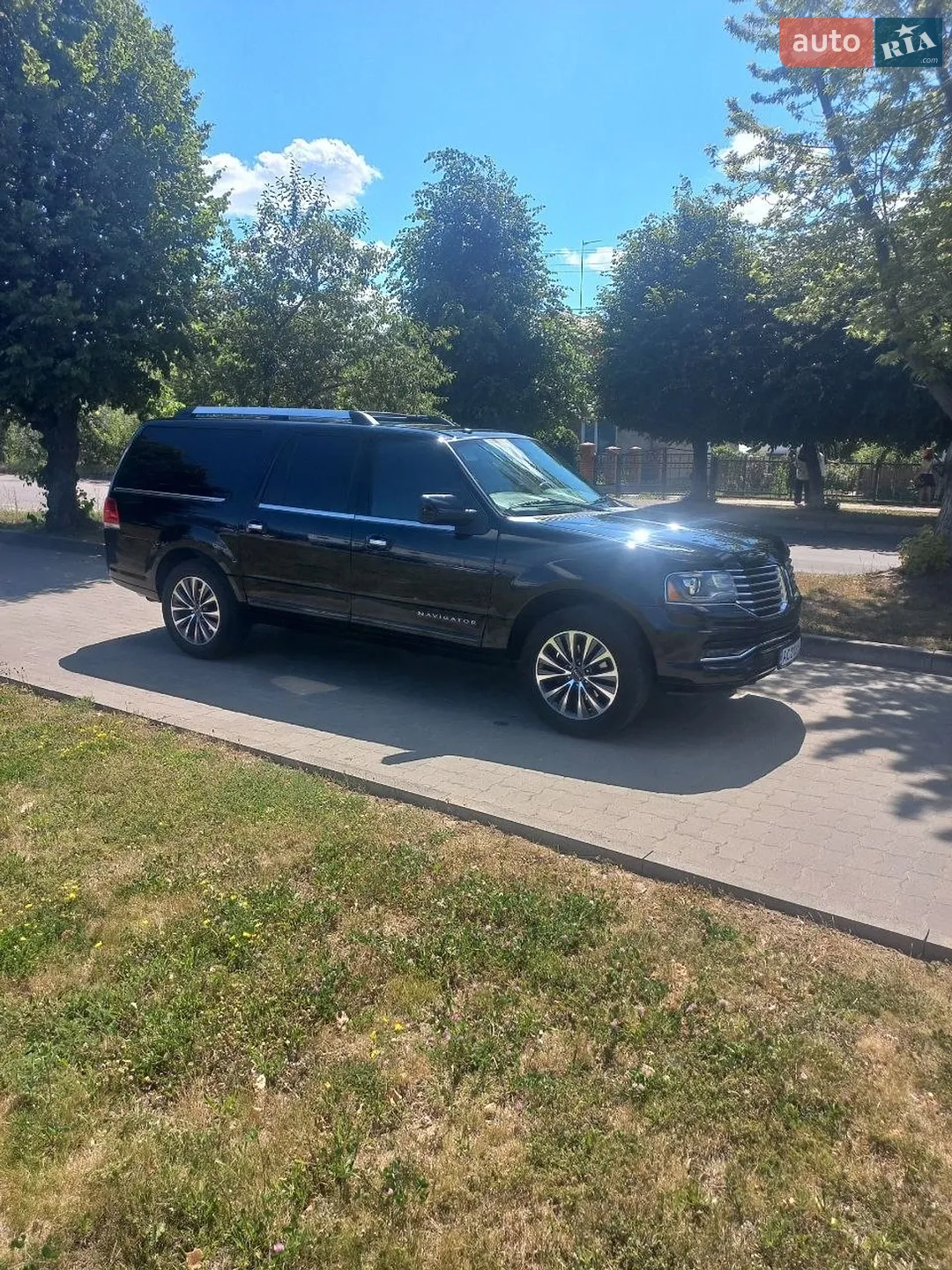 2016 Lincoln Navigator - мініатюра 12