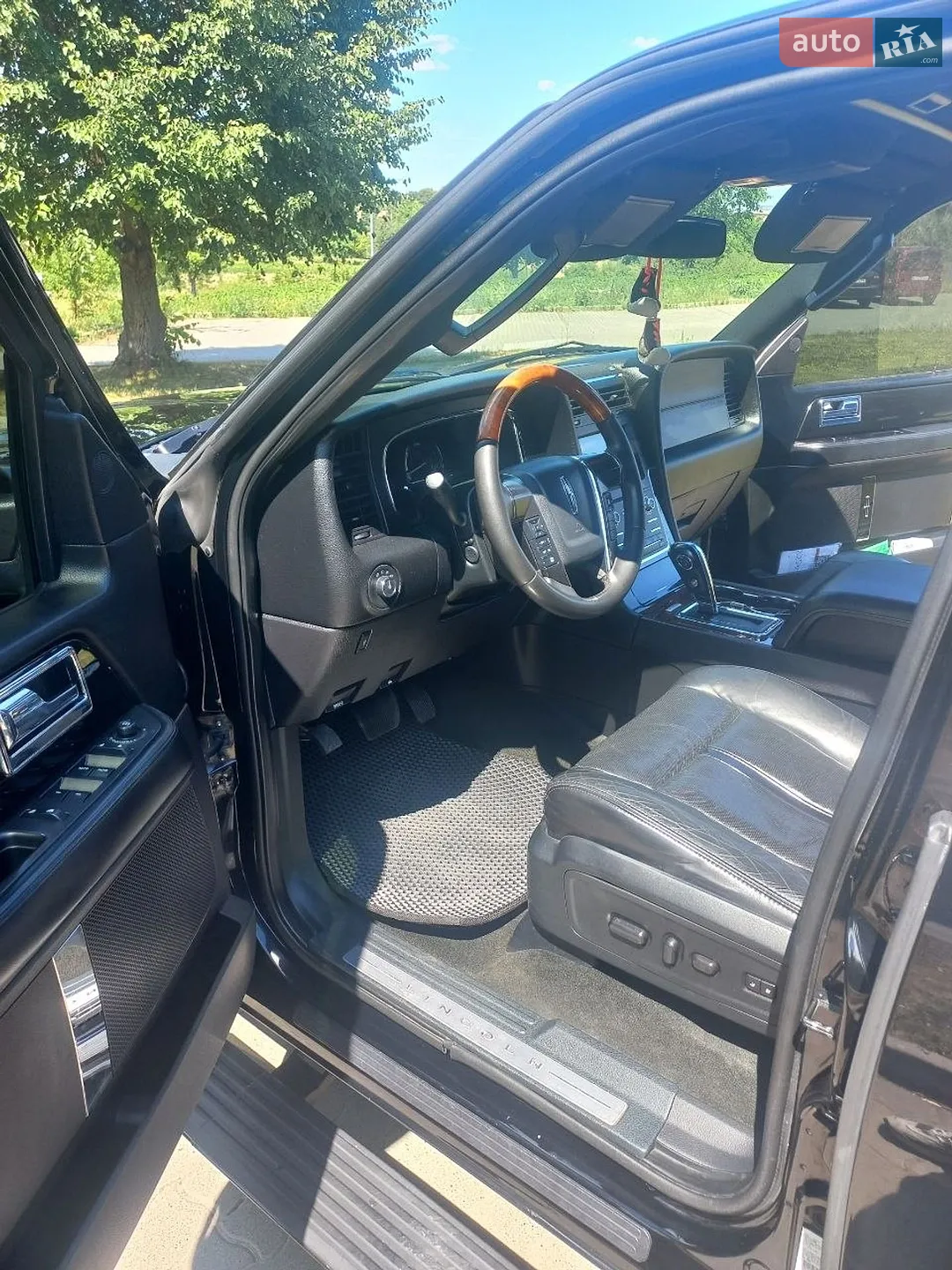 2016 Lincoln Navigator - мініатюра 34