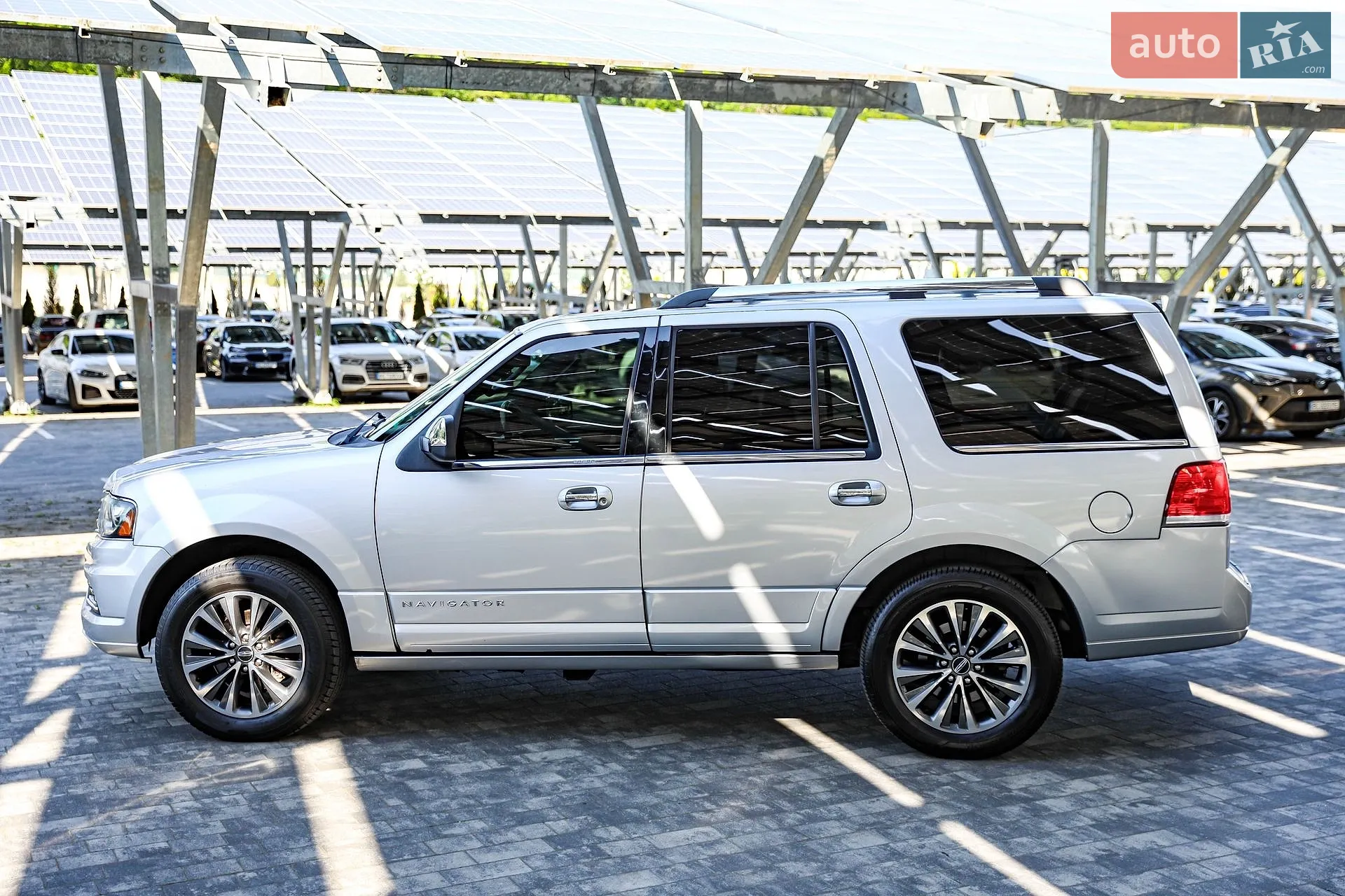 2016 Lincoln Navigator - мініатюра 6