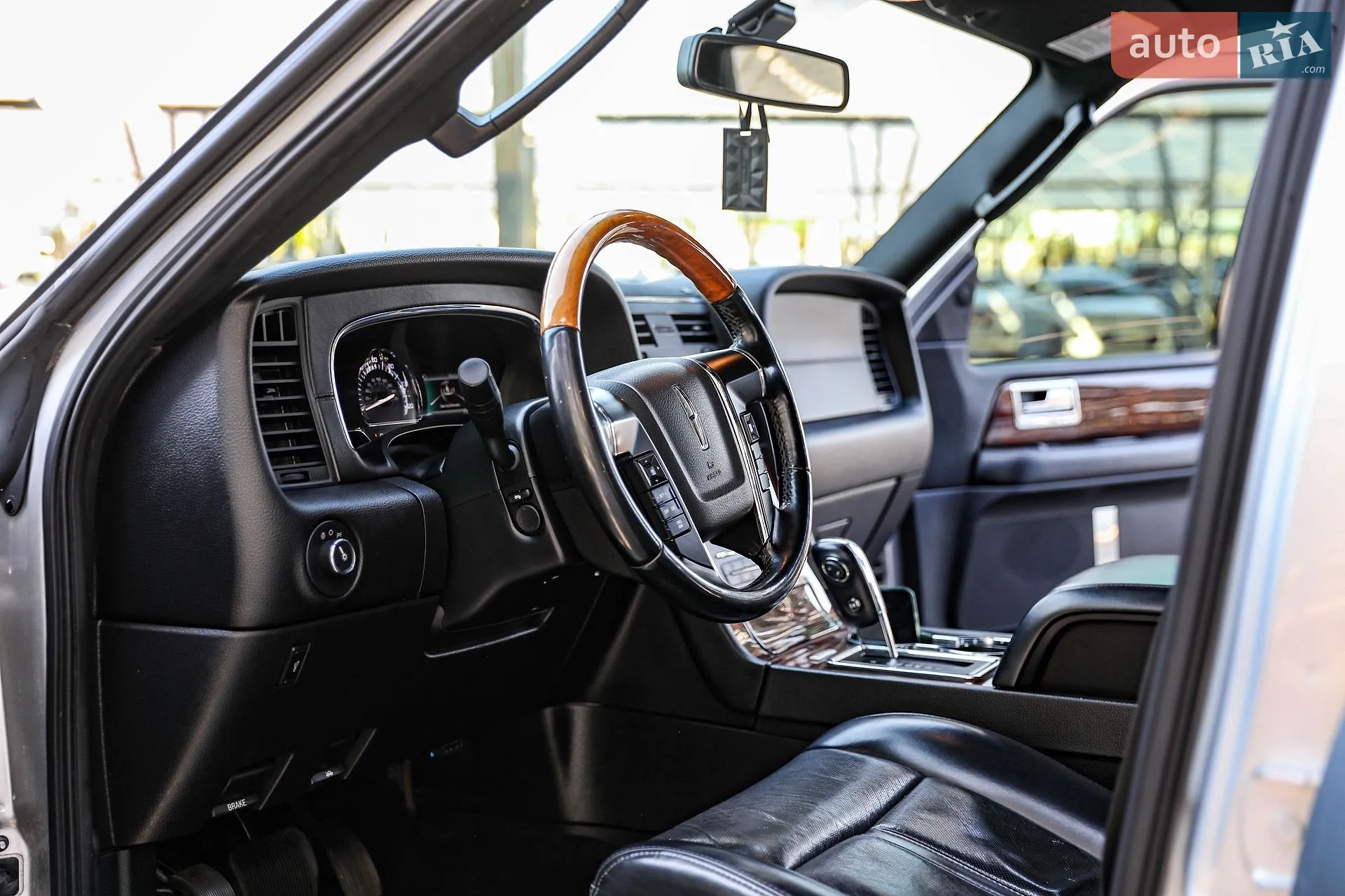 2016 Lincoln Navigator - мініатюра 28
