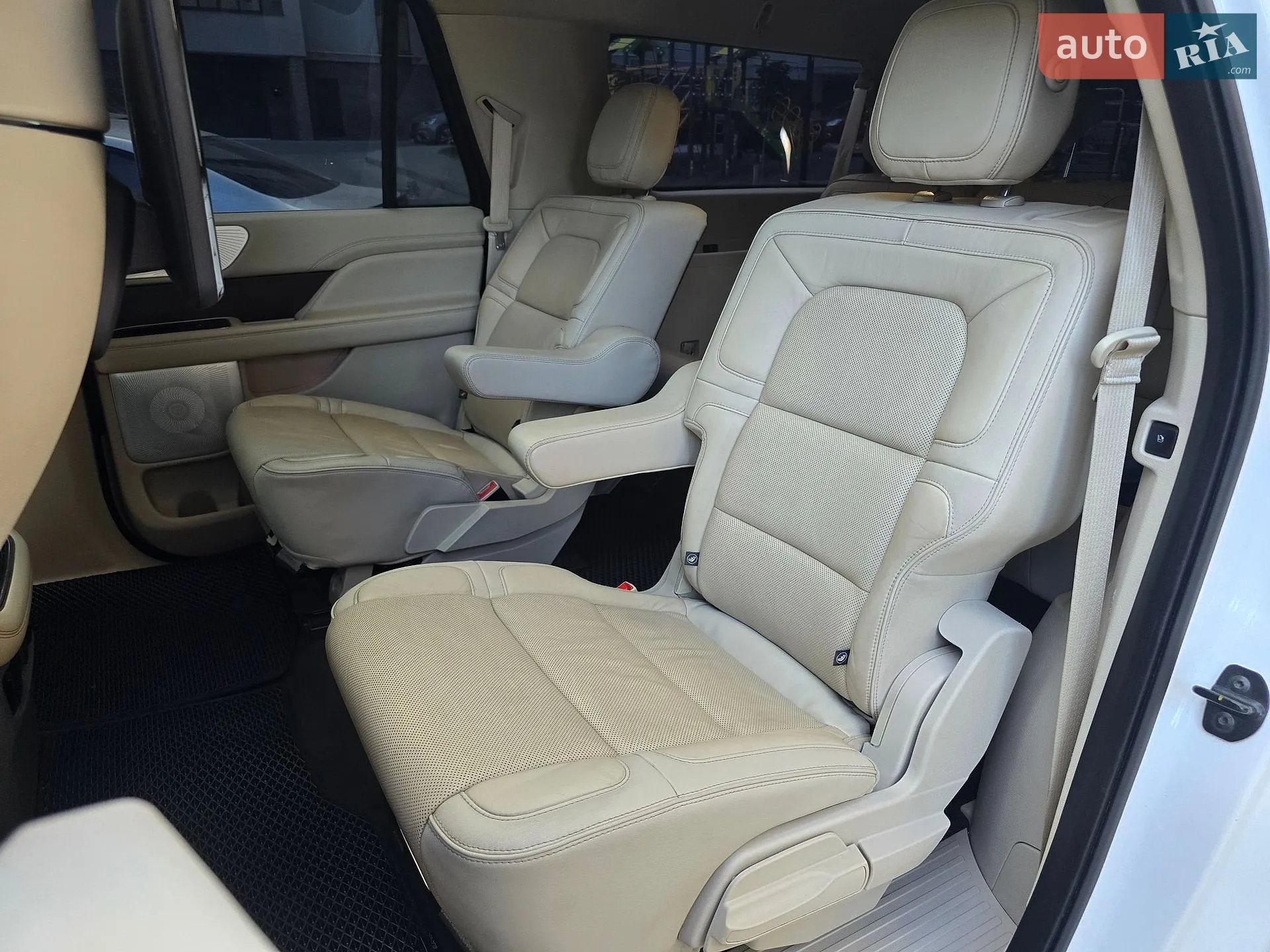 2018 Lincoln Navigator - мініатюра 82