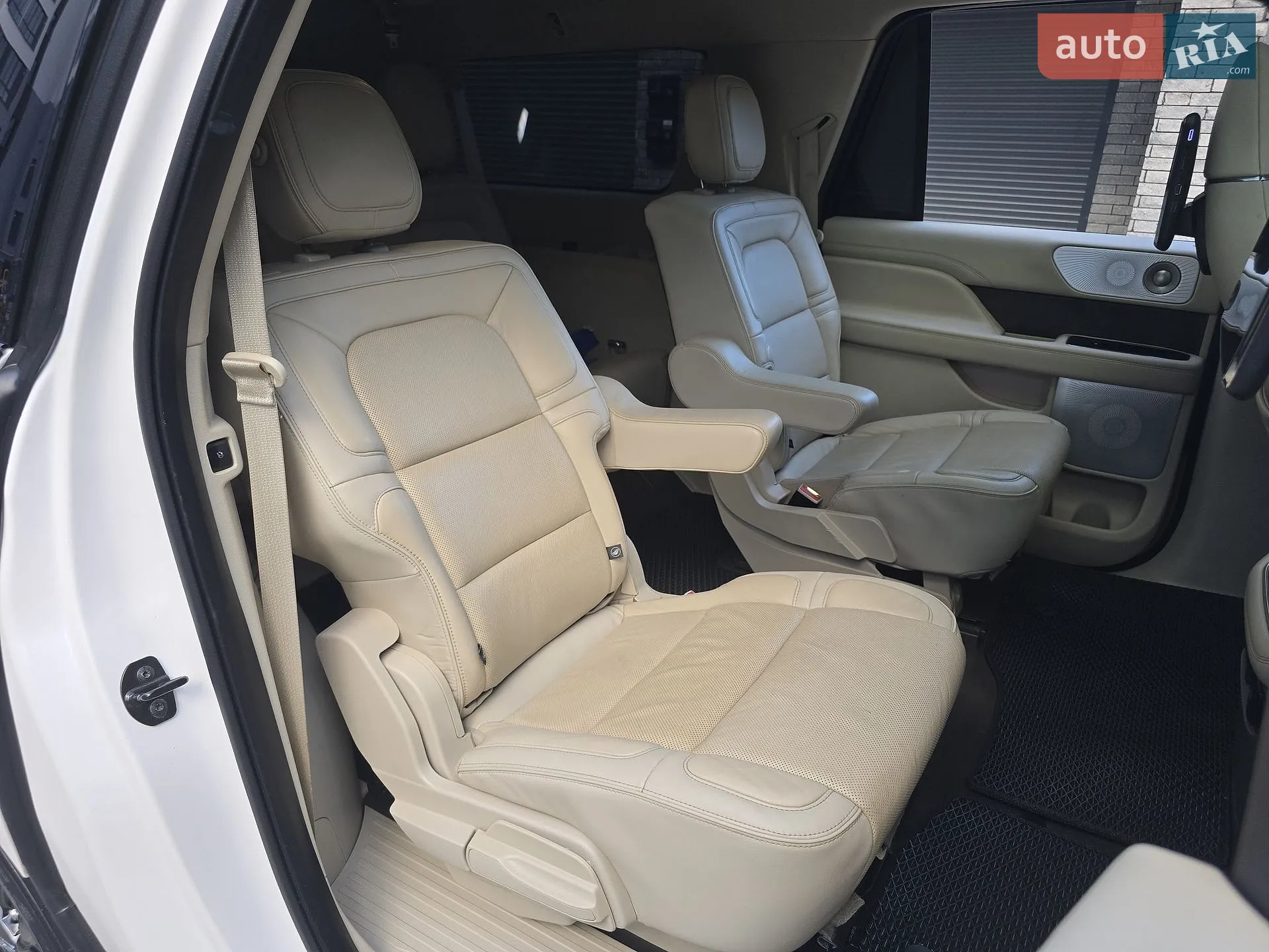 2018 Lincoln Navigator - мініатюра 93