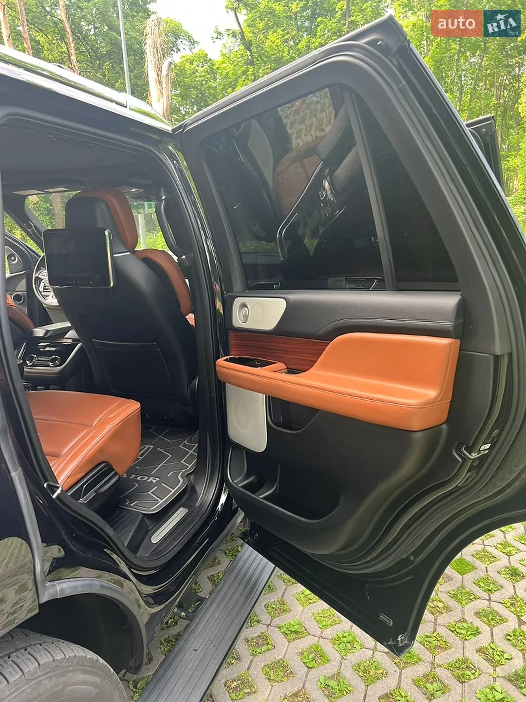 2019 Lincoln Navigator - мініатюра 40