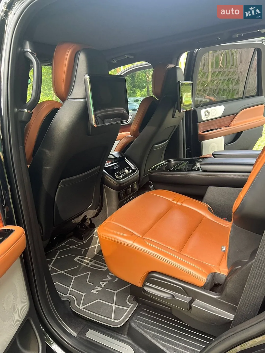 2019 Lincoln Navigator - мініатюра 44