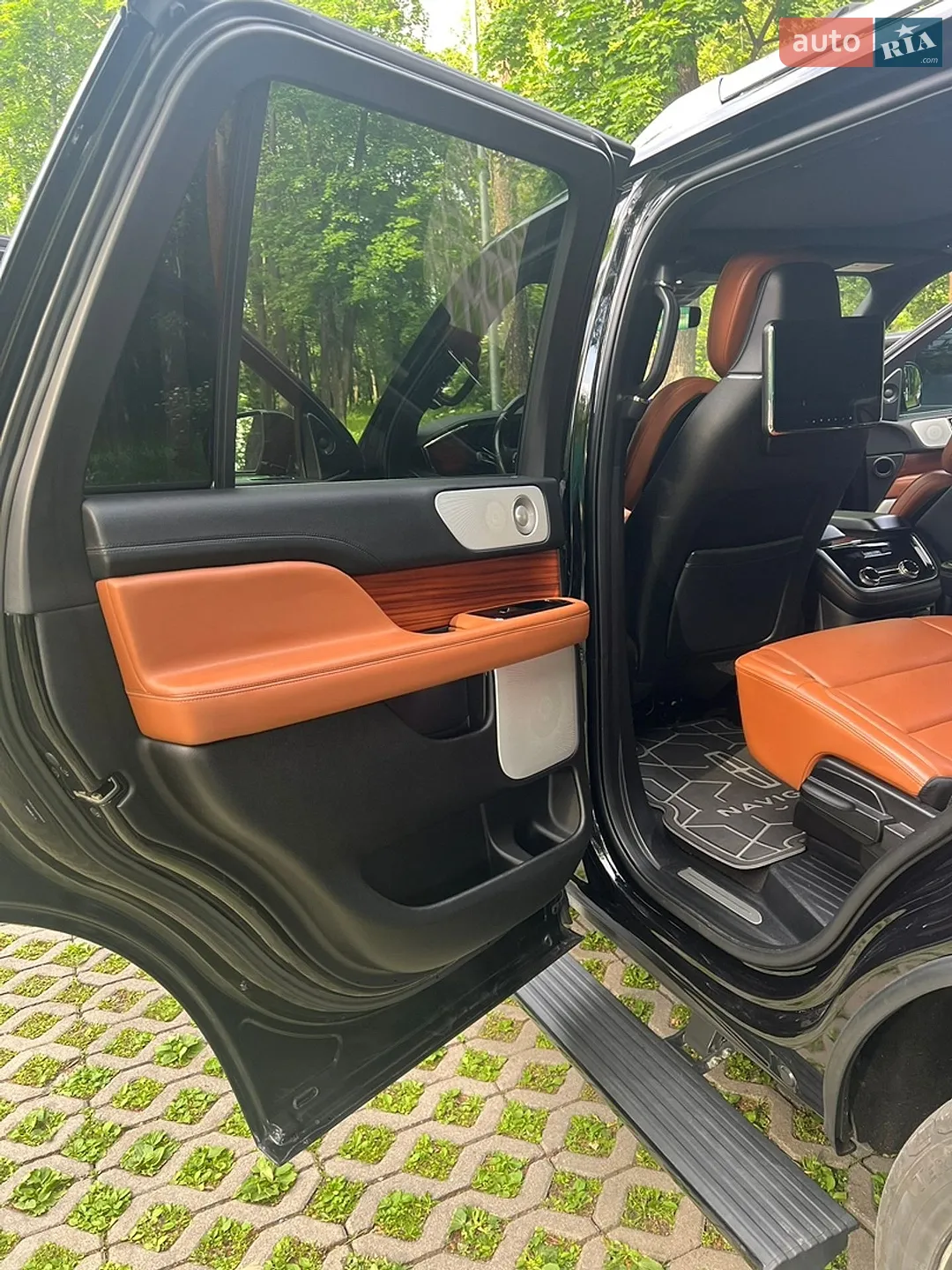 2019 Lincoln Navigator - мініатюра 45