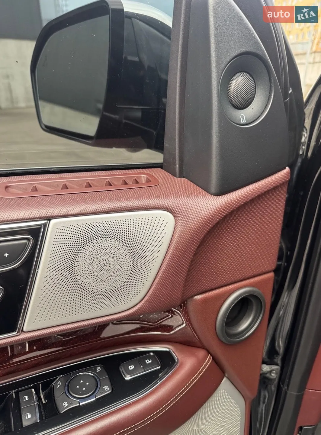 2018 Lincoln Navigator - мініатюра 17