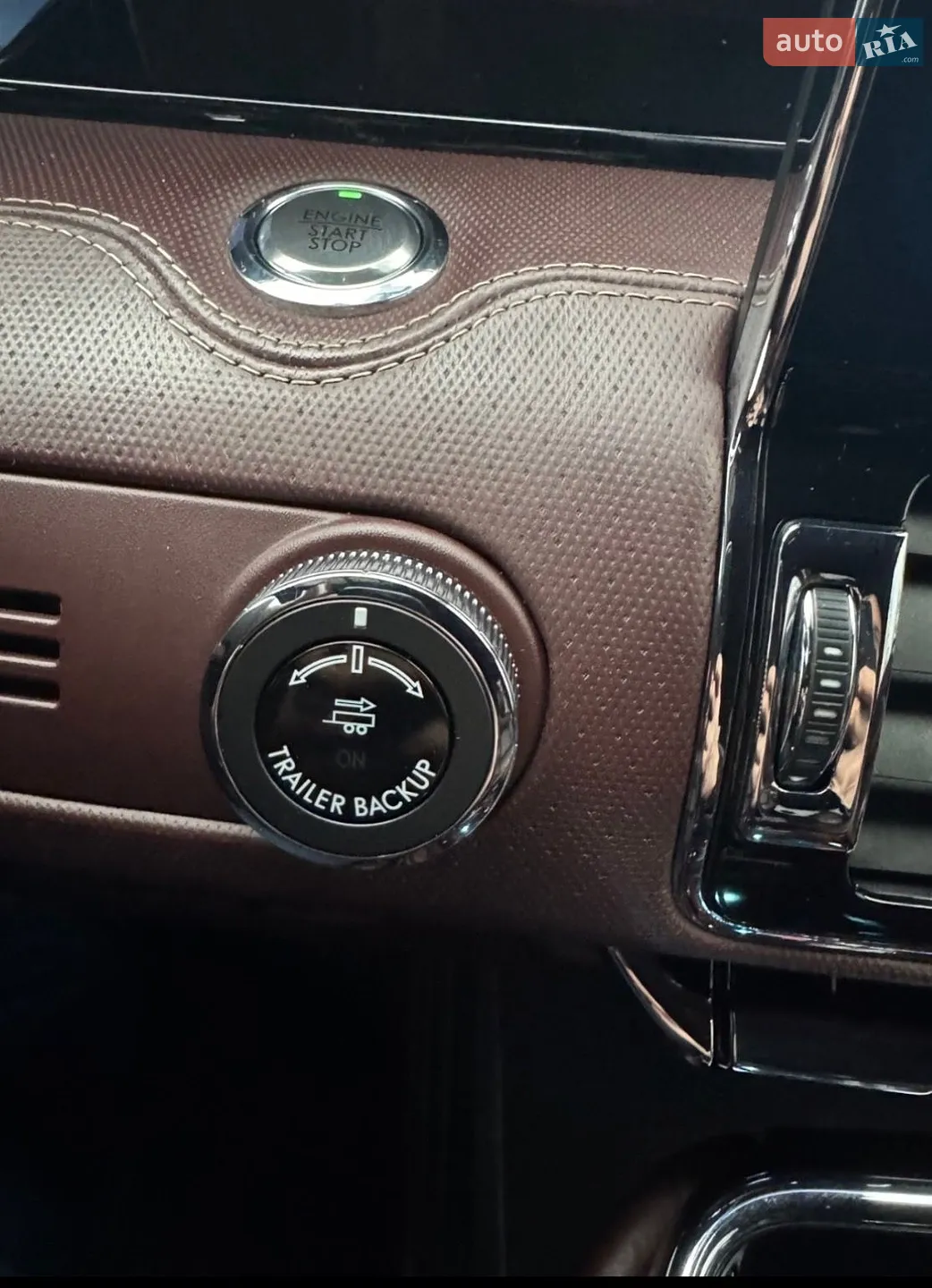 2018 Lincoln Navigator - мініатюра 25