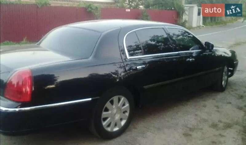 Седан Lincoln Town Car 2008 в Виннице