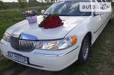 Лимузин Lincoln Town Car 2003 в Киеве