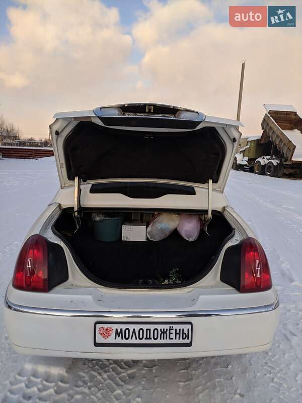 Лимузин Lincoln Town Car 1999 в Овруче