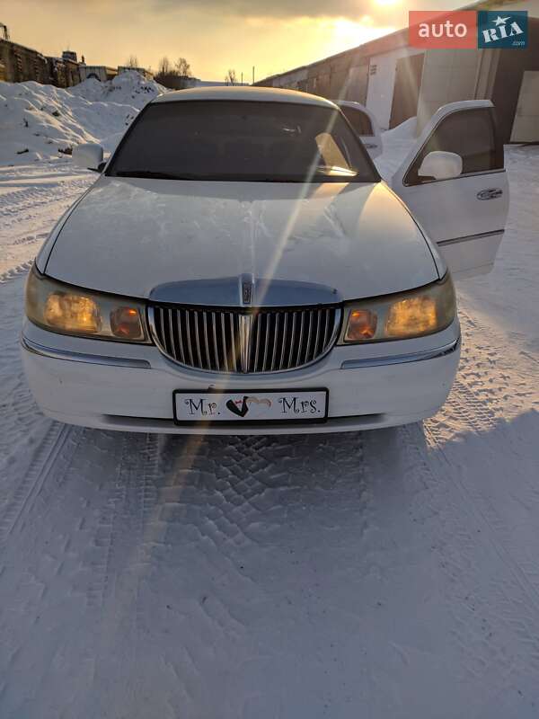 Лимузин Lincoln Town Car 1999 в Овруче