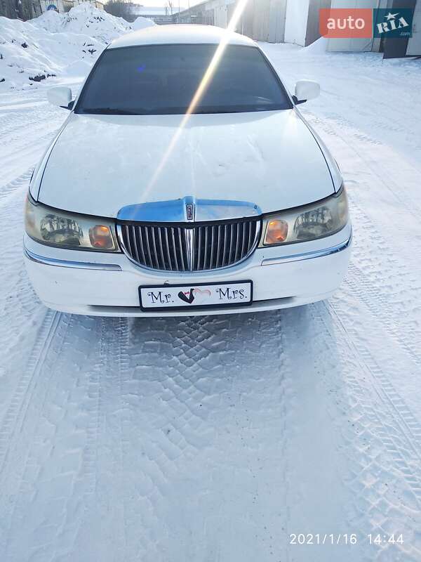 Лимузин Lincoln Town Car 1999 в Овруче