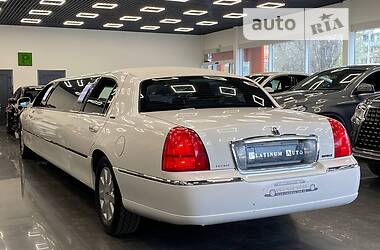 Лимузин Lincoln Town Car 2005 в Одессе