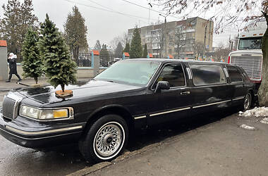 Лимузин Lincoln Town Car 1996 в 