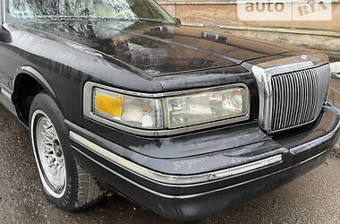 Лимузин Lincoln Town Car 1996 в 