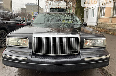 Лимузин Lincoln Town Car 1996 в 