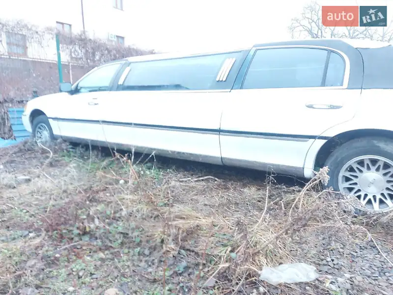 Lincoln Town Car