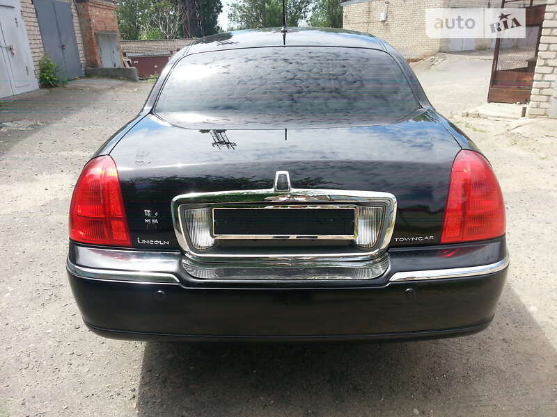 Седан Lincoln Town Car 2005 в Николаеве