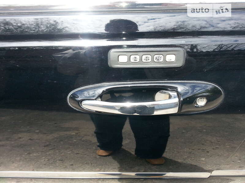 Седан Lincoln Town Car 2005 в Николаеве