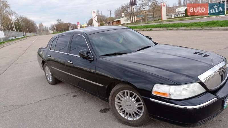 Седан Lincoln Town Car 2010 в Кропивницькому