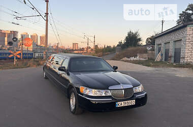 Лімузин Lincoln Town Car 2001 в Києві
