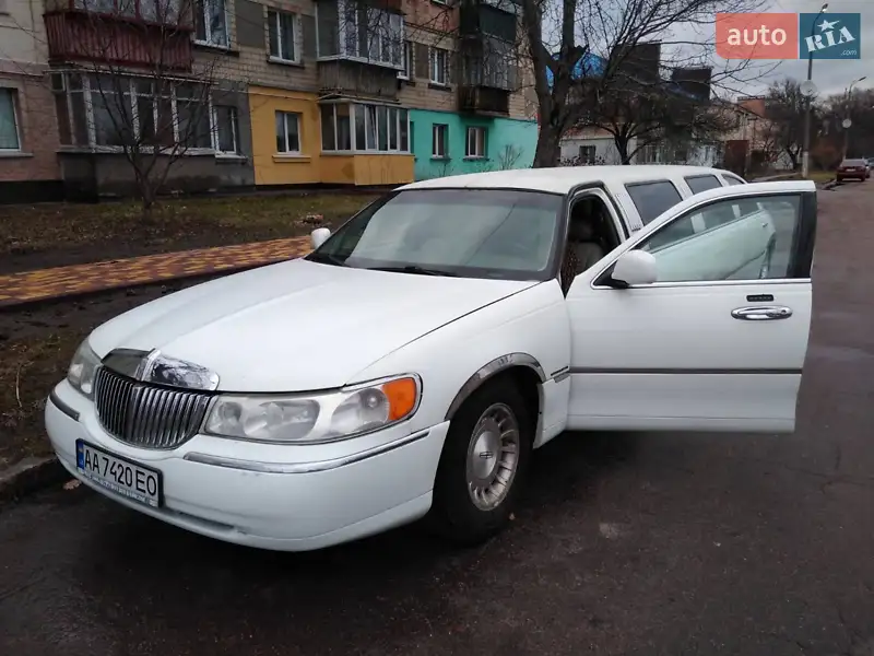 Lincoln Town Car