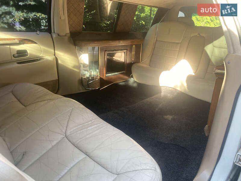 Лимузин Lincoln Town Car 2000 в Збараже