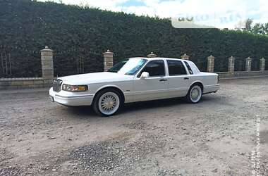 Седан Lincoln Town Car 1992 в Львові