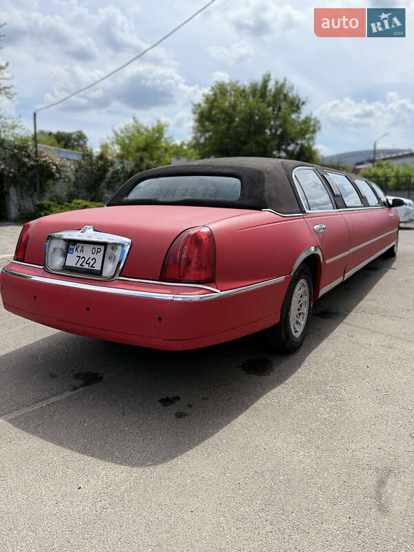 Лімузин Lincoln Town Car 2001 в Києві