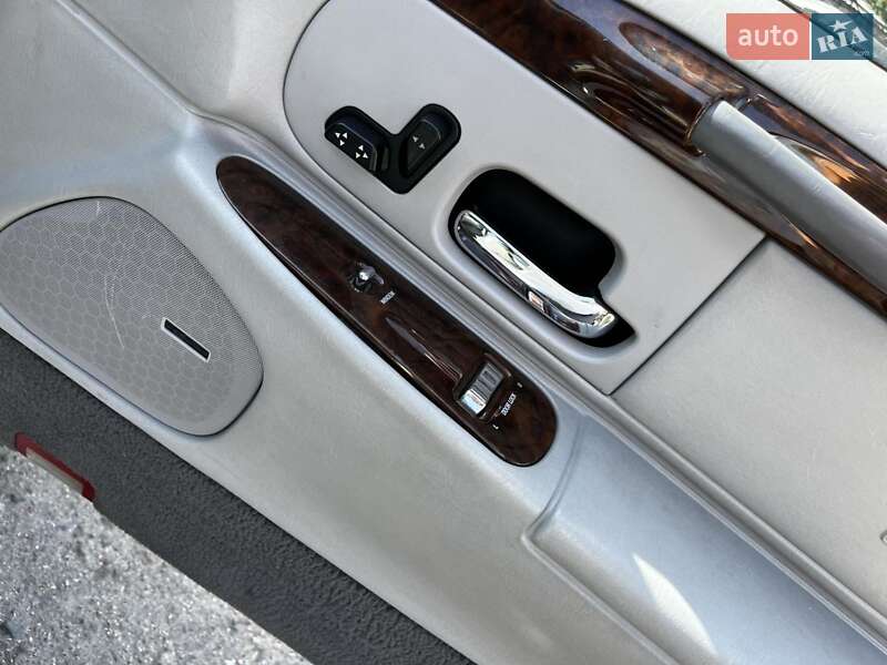 Седан Lincoln Town Car 1998 в Одессе