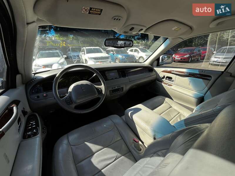 Седан Lincoln Town Car 1998 в Одессе