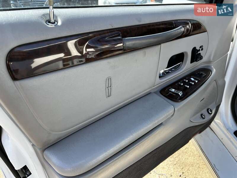 Седан Lincoln Town Car 1998 в Одессе