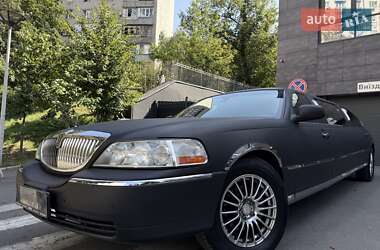 Лімузин Lincoln Town Car 2003 в Києві