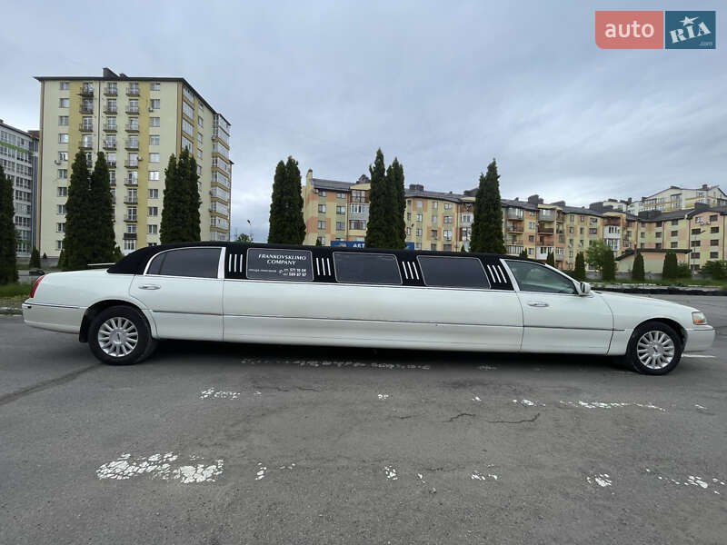 Лимузин Lincoln Town Car 2003 в Ивано-Франковске